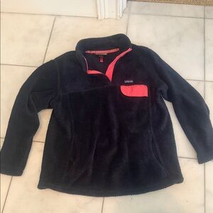 Girls Patagonia Navy Fleece Pullover with Pink Accents Size L (12)